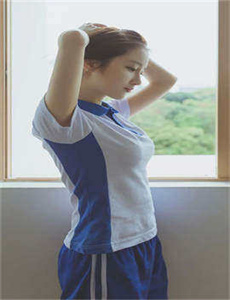 《月野りさ》